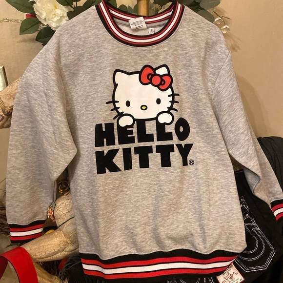 Hello Kitty Tops - - Hello Kitty Sweatshirt size med
